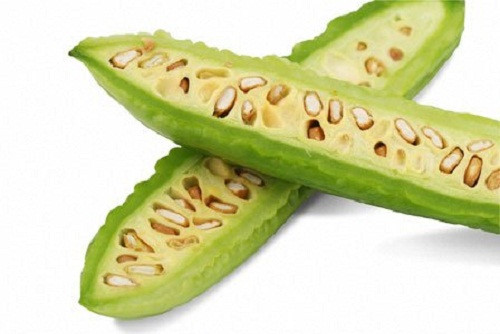 Những người bị thiếu men G6PD (loại men có vai trò quan trọng trong việc chuyển hóa của tế bào hồng cầu) nên tránh xa loại rau có vị đắng này.