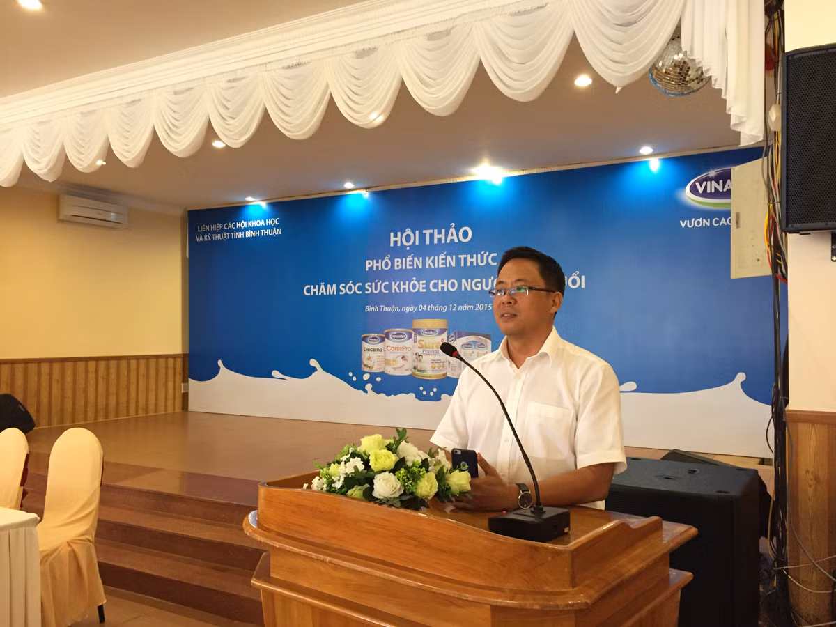 Vinamilk tiep tuc “Cham soc suc khoe nguoi cao tuoi”