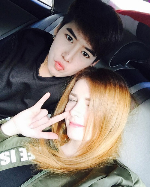 Tuy nhiên, hầu hết mọi người đều cho rằng, ngoại hình của quá khứ không quan trọng. Với vẻ xinh đẹp và sexy hiện tại, “bông hồng lai” mang hai dòng máu vẫn là người trong mộng của không ít người.