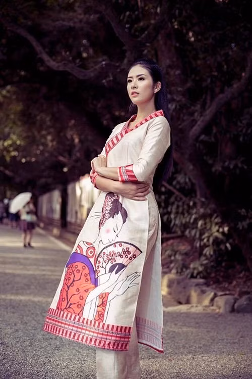 Goc khuat sau anh hao quang cua Hoa hau Ngoc Han-Hinh-2