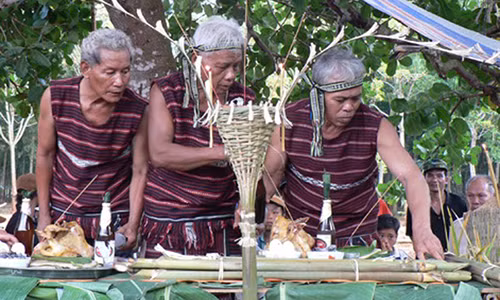 Doc dao le cung than lua Sayangva cua nguoi Choro