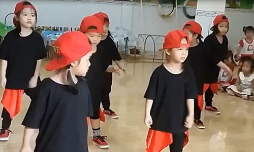 Man nhay hip hop cua hoc sinh mau giao gay sot mang