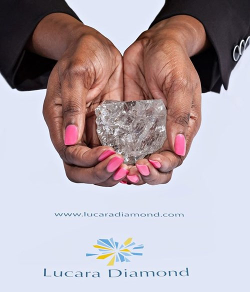 Trong bảng xếp hạng những viên kim cương lớn nhất thế giới từng được tìm thấy, “The Lesedi la Rona” (1.109 carat) xếp thứ hai, sau viên kim cương 3.016,75 carat “Cullinan Diamond” được tìm thấy tại Nam Phi vào năm 1905.