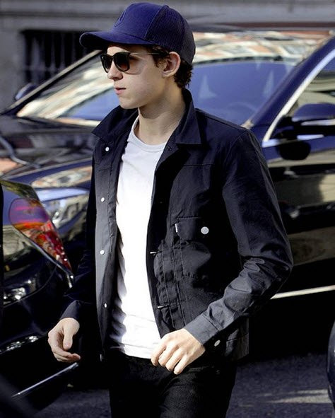 Anh có một sự nghiệp đóng phim đáng ngưỡng mộ ở cả mảng điện ảnh lẫn truyền hình. Nhờ đó, ở tuổi 19, Tom đã kiếm được những khoản tiền không nhỏ để phục vụ cho cuộc sống riêng.