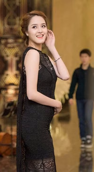 Á hậu Hoàng Oanh.