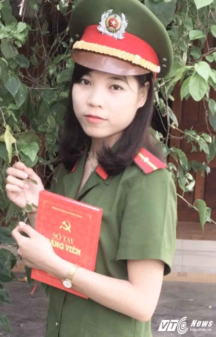 Trong thời gian học tại Cao đẳng Cảnh sát nhân dân I, Nga luôn cố gắng học tập và rèn luyện để đạt được kết quả tốt nhất.