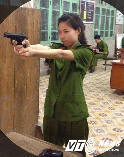 Tốt nghiệp loại giỏi với điểm học tập toàn khóa đạt 9,12, Nguyễn Thị Nga đã trở thành thủ khoa đầu ra Cao đẳng Cảnh sát nhân dân I.