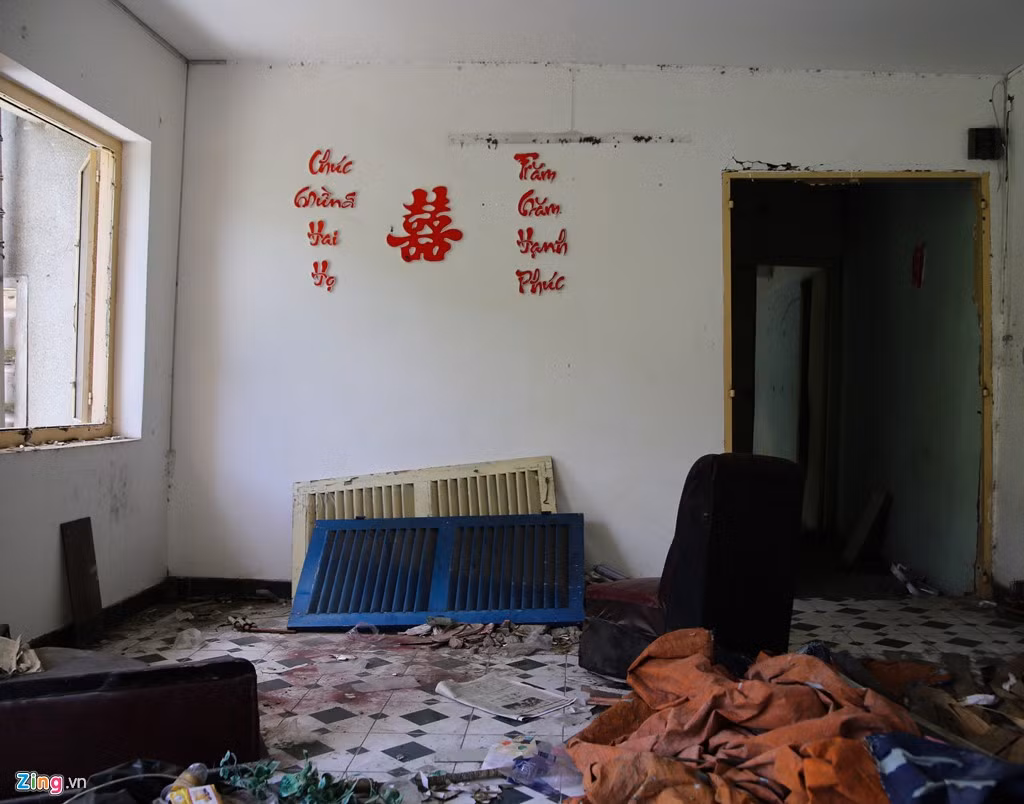 Đây từng là căn phòng cưới của một gia đình.