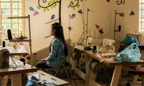 Nhiều cô gái Việt Nam bị bán làm vợ đàn ông Trung QUốc từ năm 13 tuổi.