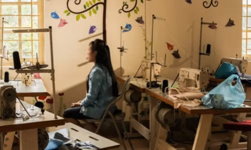 Nhiều cô gái Việt Nam bị bán làm vợ đàn ông Trung QUốc từ năm 13 tuổi.