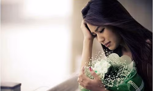 7 tuổi với một đứa trẻ đâu có biết thế nào là phẩm giá của phụ nữ, nào có biết gì là thứ quý giá của đàn bà, cũng chẳng thể nào hiểu lẳng lơ là gì. Ảnh minh họa.