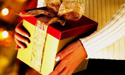 Không hiểu trai trẻ có ma lực mạnh cỡ nào khiến vợ tôi ngã gục Khong hieu trai tre co ma luc manh co nao khien vo toi nga guc