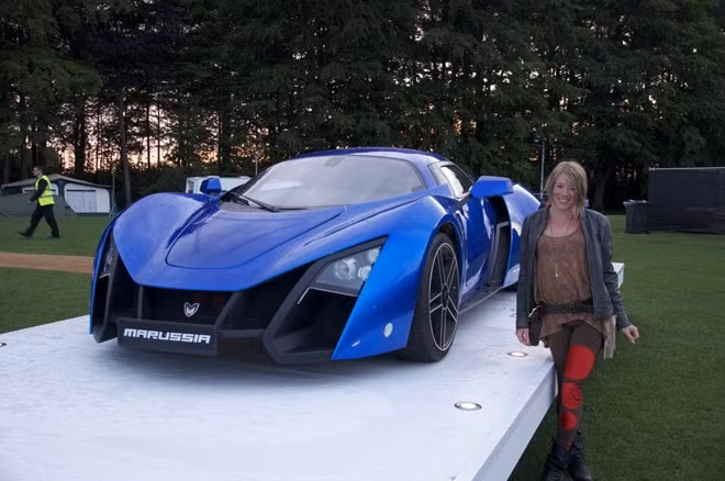 Ngày nay, ôtô Nga đã sở hữu một diện mạo mới. Marussia B2 là một trong những siêu xe đầu tiên của xứ sở bạch dương. Tuy nhiên, dường như thiết kế khá dị của những mẫu xe mới vẫn chưa thể bắt kịp xu hướng.