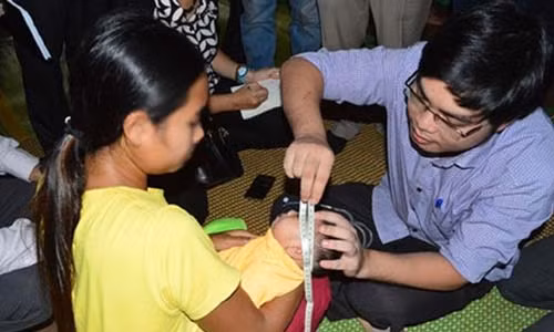 Trường hợp đầu tiên mắc hội chứng đầu nhỏ do virus Zika tại Việt Nam. Ảnh: ĐD Trường hợp đầu tiên mắc hội chứng đầu nhỏ do virus Zika tại Việt Nam. Ảnh: ĐD