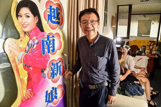 Nghe mai moi co dau Viet o Singapore gap canh lao dao