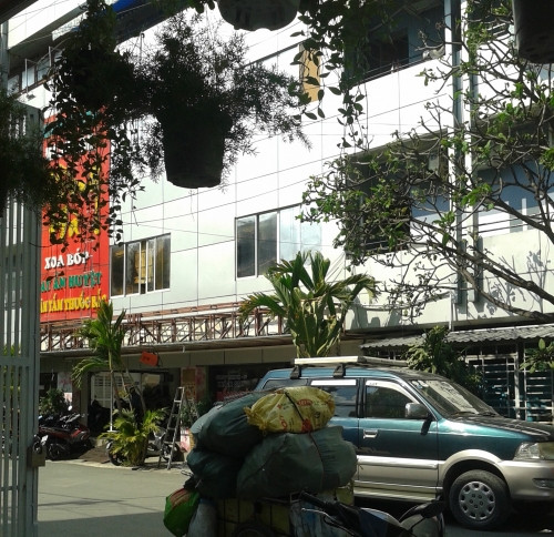 Khách sạn nơi bà Hồng bán thuốc.