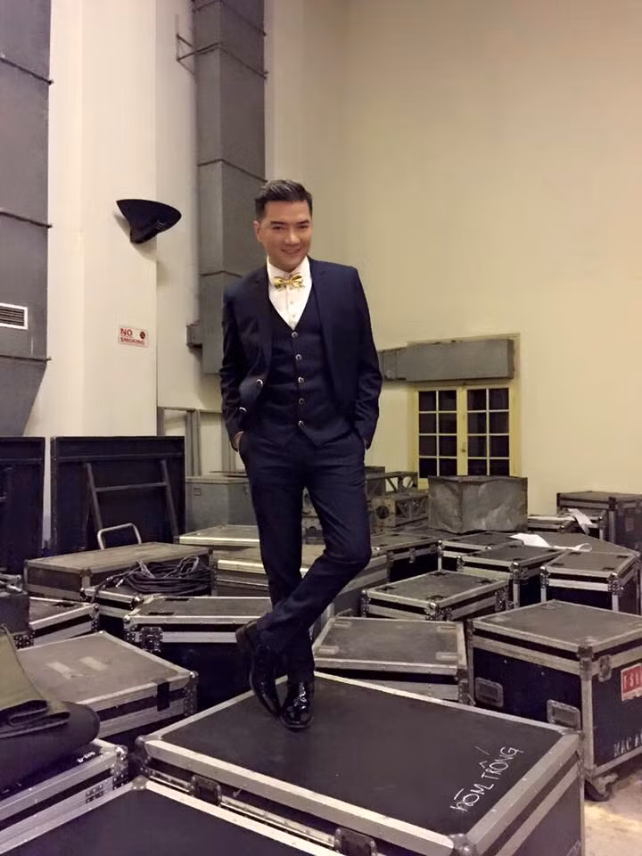 Đàm Vĩnh Hưng nói lên mong muốn: Lâu lâu giả bộ đàng hoàng một chút. Mong về Sài Gòn nhanh để hát thật nhiều và được mặc nhiều đồ mới và muốn được nhìn thấy sự cuồng nhiệt máu lửa của khán giả và các fans ... Thèm nghe tiếng vỗ tay.