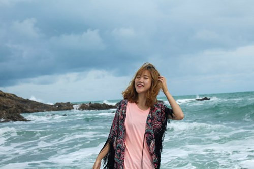 Cũng vì lí do này mà Phan Hương có riêng một trang fanpage có tên “ Thích tóc tết là biết tết tóc” để chia sẻ các kiểu tóc mình đã thực hiện. Bên cạnh đó, Hương còn có một sở thích rất đặc biệt là tìm hiểu về Phật Giáo.