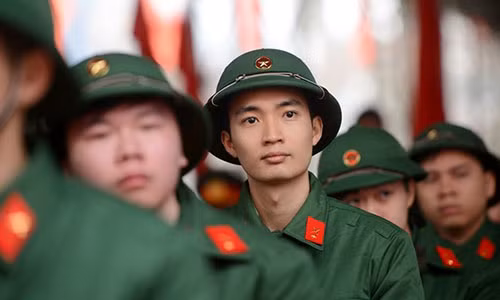 Co duoc dang ky thi ca truong cong an va quan doi?