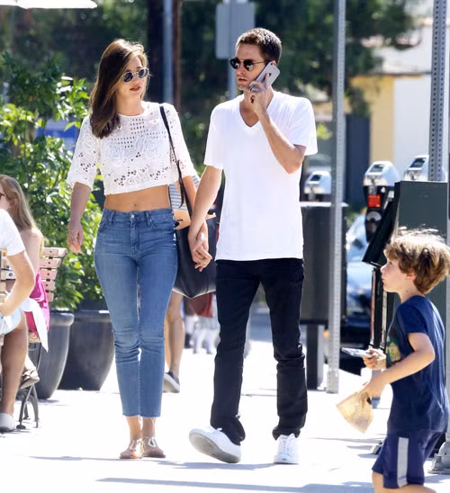 Tháng 8/2014, Snapchat đã có hơn 100 triệu người dùng thường xuyên hàng tháng, và hiện nay, con số đó là 200 triệu.