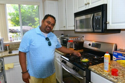 Căn bếp đầy đủ tiện nghi và là nơi cả hai vợ chồng Thu Phương thường xuyên có mặt để chăm sóc từng bữa ăn cho gia đình.