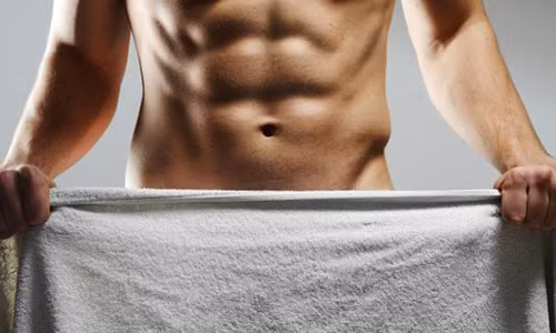 Chang trai Singapore co “cua quy” dai nhat the gioi