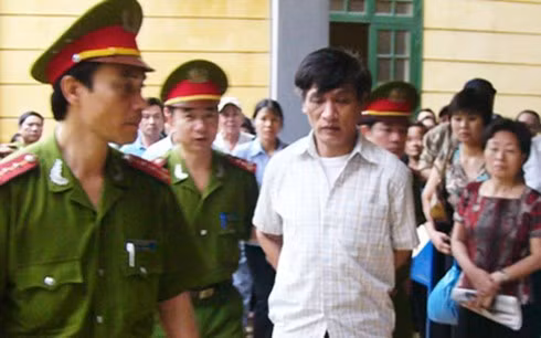 Nghe ke cuoc dau tri voi bac si dot xac phi tang-Hinh-2