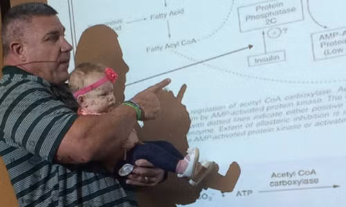 Humphrey cho biết, bé Millie hoàn toàn im lặng trong suốt giờ giảng của giáo sư.