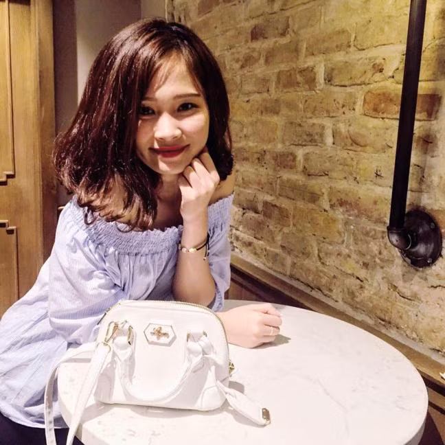 Chuyen bi hai tren chuyen bay qua loi nu tiep vien xinh dep-Hinh-3