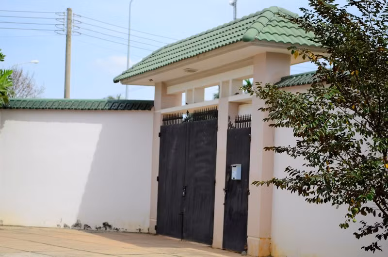 Dai gia cung phai “nga mu” truoc gia tai kech xu cua Viet Trinh