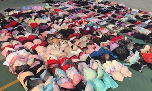 An trom do lot xep kin nua san bong