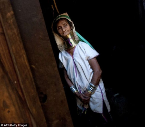 “Di nhan” co chiec co dai nhat the gioi-Hinh-2