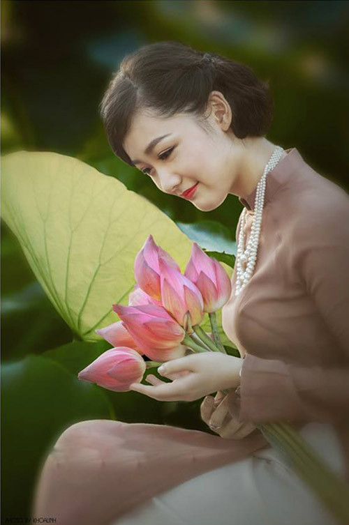 Người đẹp 8x từng lọt vào top 10 cuộc thi Hoa hậu Việt Nam 2006 chính thức trở thành người dẫn chương trình bản tin thời sự 19h trên sóng truyền hình quốc gia cách đây vài năm