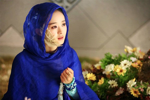 Cô vào vai trong “Hoa Thiên Cốt”.