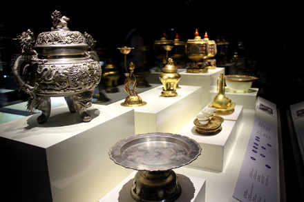 Ông Phan Thanh Hải - Giám đốc Trung tâm Bảo tồn di tích cố đô Huế cho biết, kể từ sau sự kiện 30/8/1945, gần như toàn bộ báu vật trong hoàng cung lúc đó được đưa ra Hà Nội.