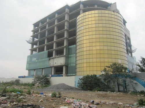 Tuy nhiên, kể từ lần ra mắt đó tới nay, thông tin về dự án cũng như chủ đầu tư dường như im bặt. 3 năm trôi qua so với thời điểm dự kiến hoàn thành, Habico Tower đã mất hút trên thị trường khi vừa hoàn thành xong tầng thứ 9.