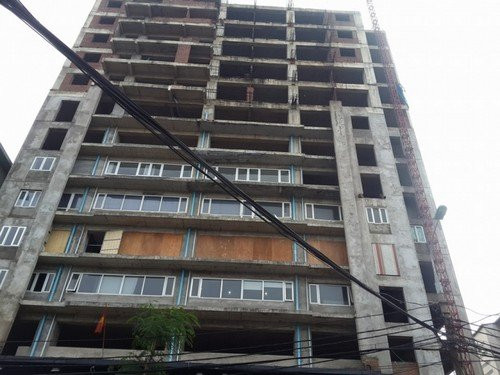 Dự kiến hoàn thành năm 2011, tuy nhiên đến thời điểm hiện tại, công trình mới chỉ thi công đến tầng 11. (Ảnh: Pháp luật Plus)