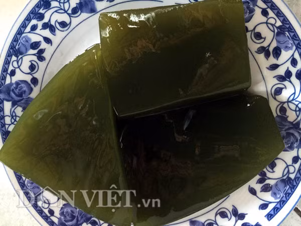 Cũng như xu xoa, trước khai ăn cần phải cho thêm đường, ít đá lạnh để giải nhiệt, mát lành.