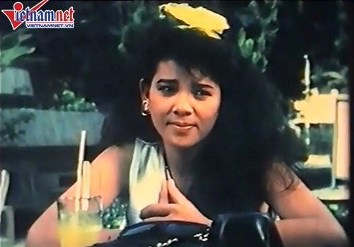 Nhờ nét đẹp tự nhiên mà Thanh Hoa chạm ngõ với điện ảnh trong bộ phim Ngôi sao cô đơn (đạo diễn Trần Cảnh Đôn) thực hiện cho Hãng phim Trẻ vào năm 1992. Ca sĩ Thanh Hoa đóng vai Hạnh - người bạn thân của Mỹ Nhung (Phương Thảo đóng), một nhạc công chơi guitar ở vũ trường, cô cùng với cảnh sát đi tìm ra nguyên nhân cái chết bất ngờ nhiều uẩn khúc của cô bạn thân. Bộ phim khi ra mắt rất nhiều khán giả yêu thích, trong đó nét diễn chân thật của Thanh Hoa nhận được nhiều tình cảm.