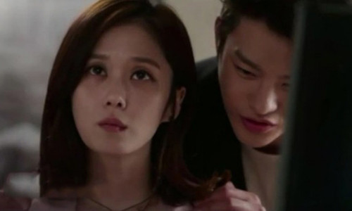 Ghe tom chong cho bo tren sieu xe vo mua nho tinh voi sep