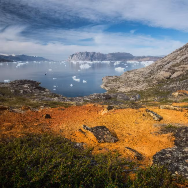 Mật độ dân số trên đảo Greenland là một trong những nơi thưa thớt nhất thế giới.