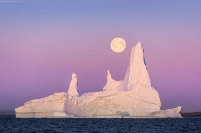 Greenland là hòn đảo lớn nhất thế giới với 81% diện tích bề mặt bị băng bao phủ.