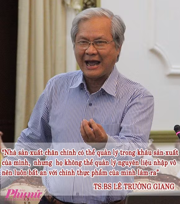 Về việc này, Tiến sĩ - bác sĩ Lê Trường Giang, Chủ tịch Hội Y tế công cộng TP.HCM, cho rằng, người dân có thể nhận biết thực phẩm bằng mắt thường cái nào dơ, cái nào sạch để chọn lựa, chứ không biết được hóa chất nào ngấm trong đó.