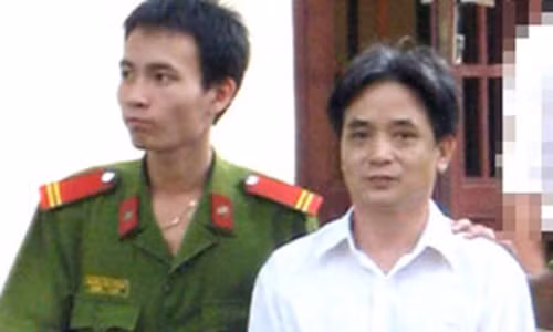 2.000 ngay truy tim ga tho anh buon lau sung te xuyen luc dia