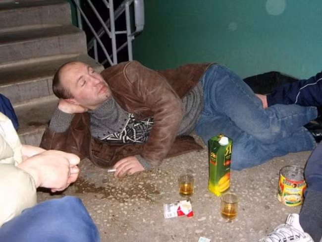 Có mỗi từng này làm sao mà anh say được.