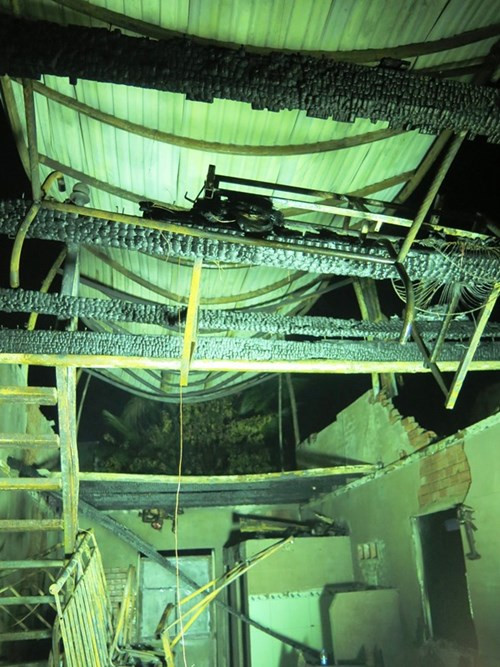 Chay can gac go, 6 nguoi trong gia dinh chet tham-Hinh-2