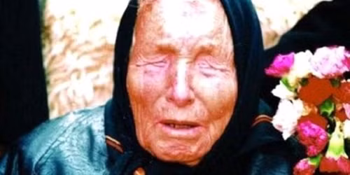 Xuat hien hau due cua nha tien tri mu Vanga tai Phap