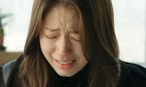 Nga quy khi mo canh cua noi chong va o sin dang...