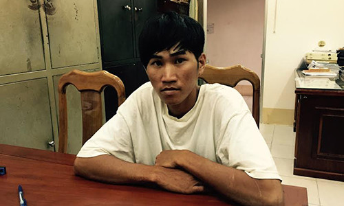 Gia say xin, du chau gai ban vao phong cuong hiep