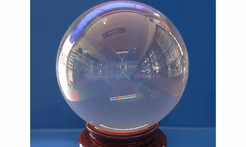 Qua cau thuy tinh khong anh huong cua nha doi dien